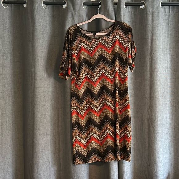 Women’s patterned dress - Picture 1 of 5